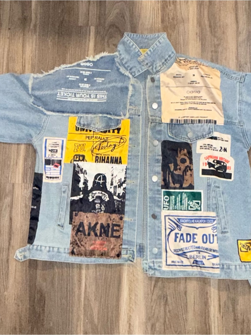 Denim Patchwork Jacket - Light Blue with Multicolor Patches Daisey one of a kind - Picture 13 of 13